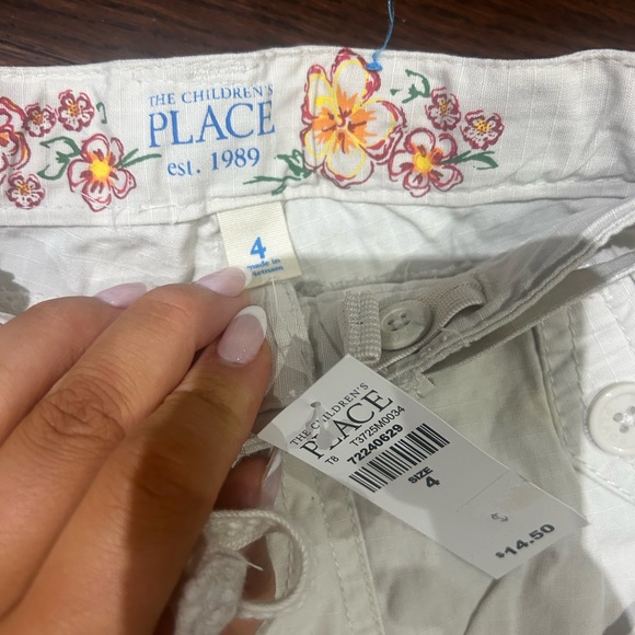 the children’s place beige shorts - Picture 2 of 3